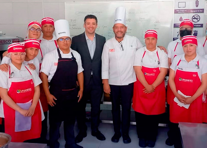 Visita Ilustre: encargado de negocios de los Estados Unidos Mexicanos recorre la carrera de Gastronomía en la Universidad de los Andes